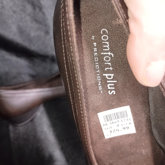 Comfort Plus by Predictions Brown Flats with Quilted Design - Picture 3 of 16